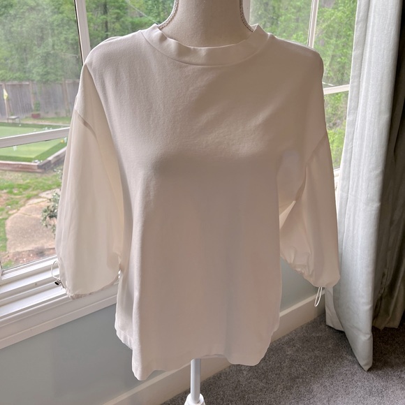 Meimej -Made in Italy. White Cotten Top with Unique Sleeve Detail - Picture 1 of 5